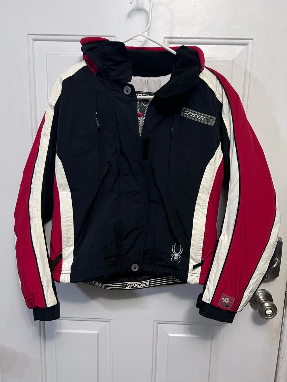 Spyder Women’s Ski Jacket 8 Black Red XT 5000 Thinsulate Hidden Hood Insulated